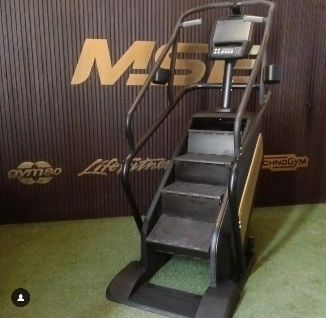 Matrix C7xe ClimbMill Stair Climber – Touchscreen
