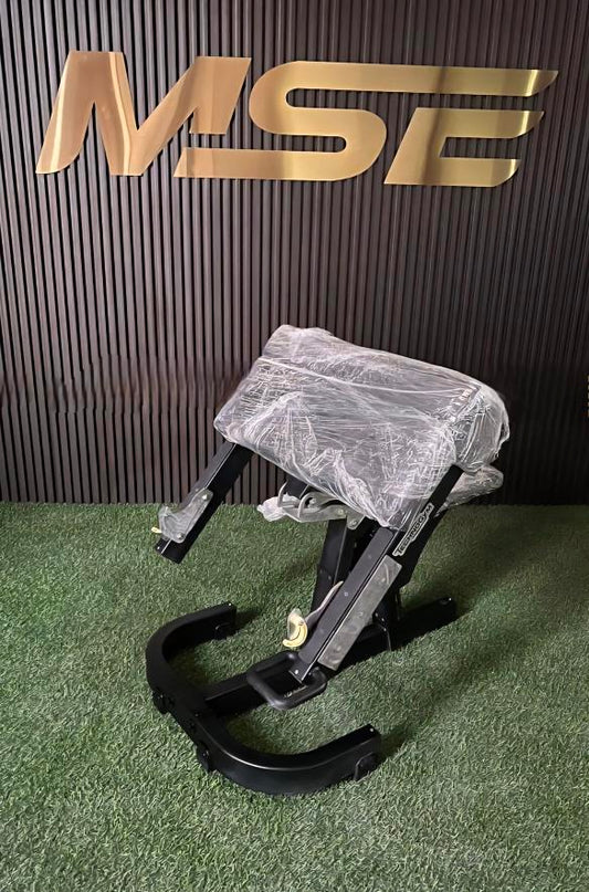 Technogym PURE STRENGTH Preacher Curl – Biceps Bench