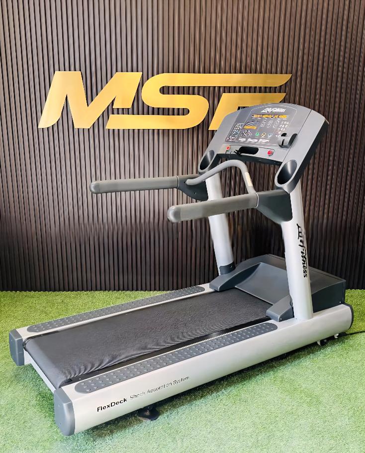 Life Fitness 95 Treadmill