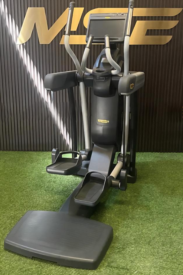 Technogym Vario Crosstrainer – Unity Touchscreen