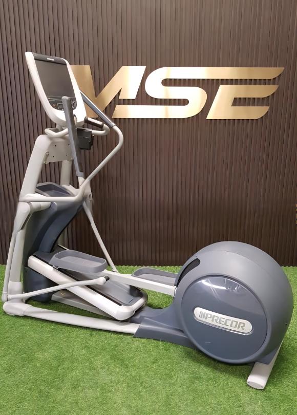 Precor Elliptical / Crosstrainer – P80 Touchscreen – Commercial Cardio