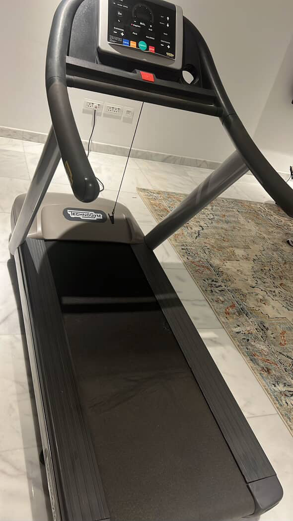 Technogym Jog Treadmill 500 LED