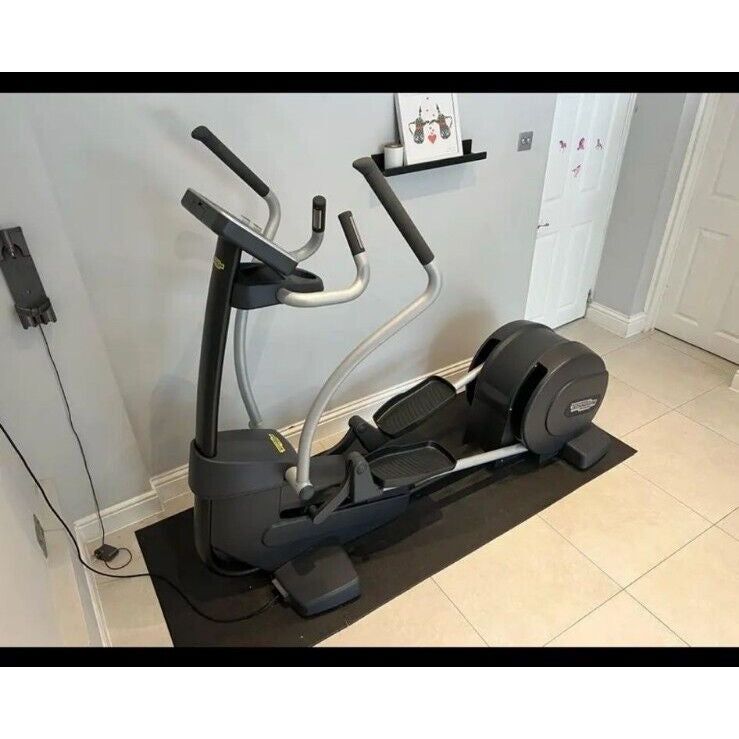 Technogym Excite 700 LED Crosstrainer – Cable Version