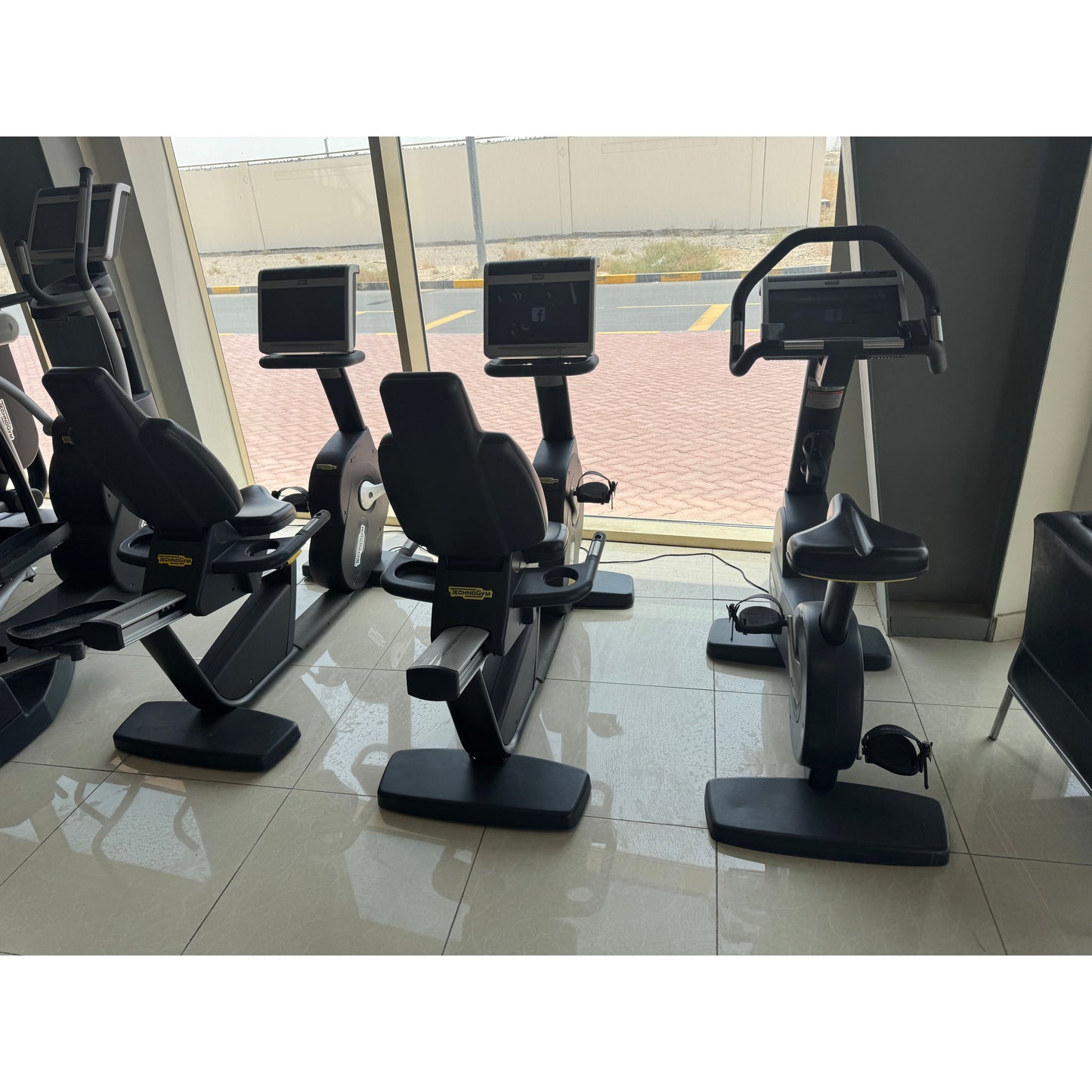 Technogym Recumbent Bike – Visio Web Touchscreen