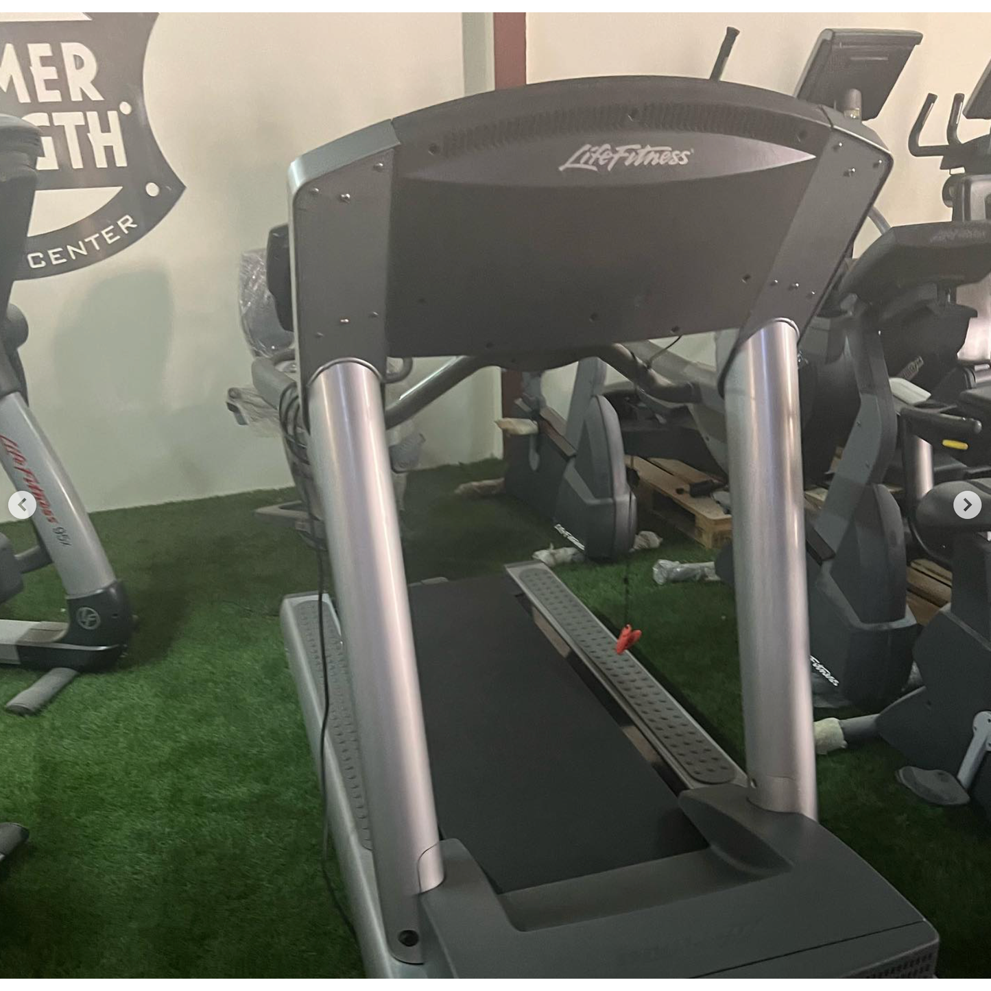Life Fitness 95 Series Treadmill