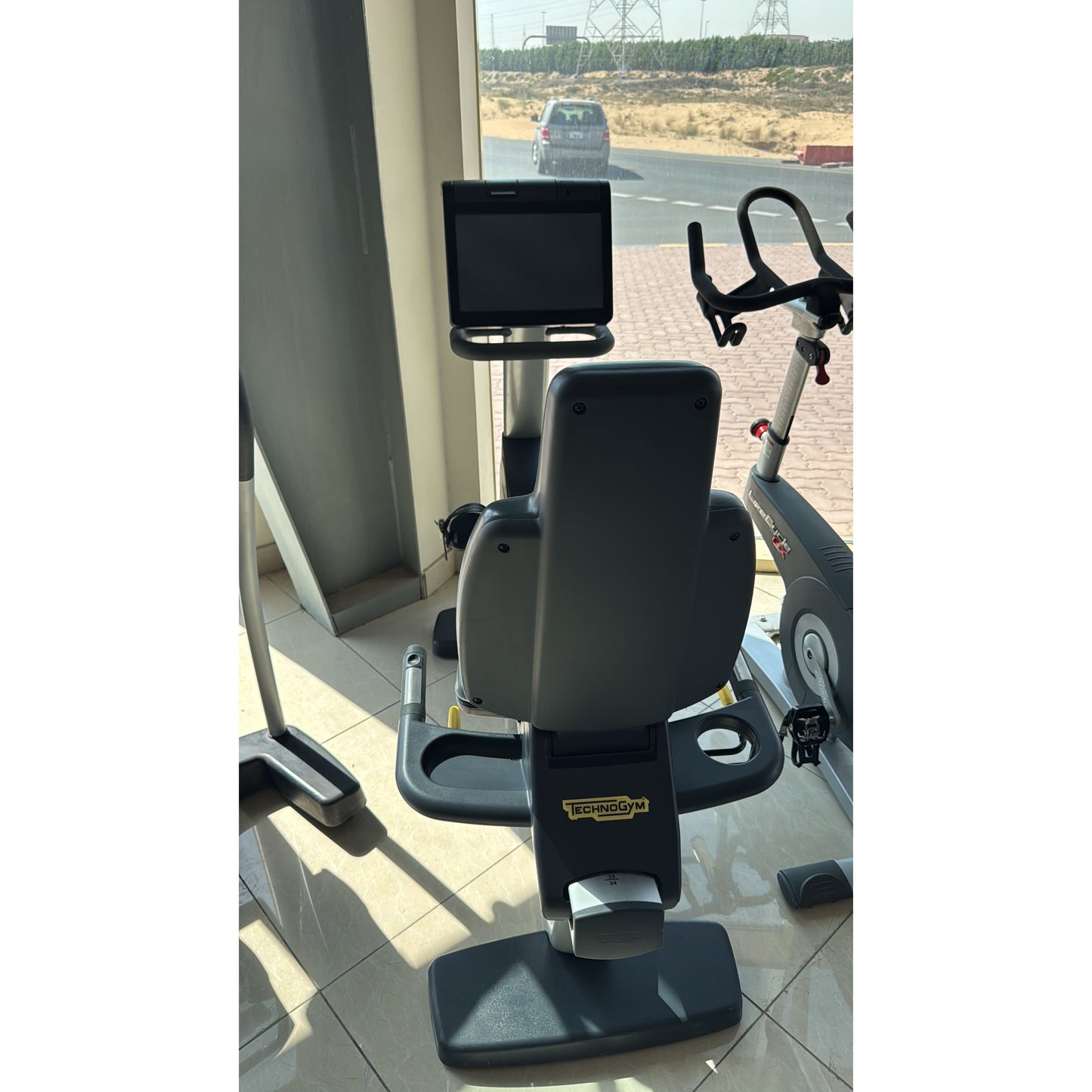Technogym Recumbent Bike – Visio Web Touchscreen
