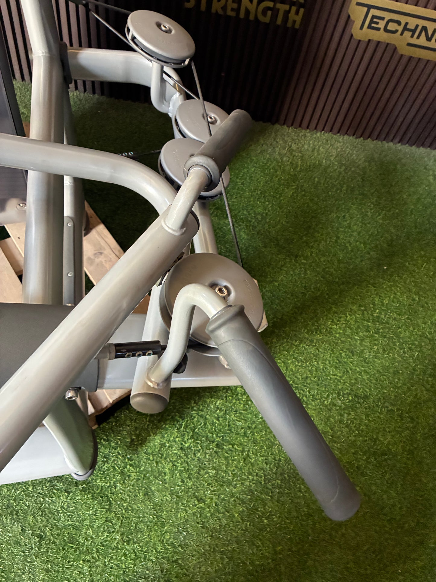 Technogym Selection Line Upper Back Machine
