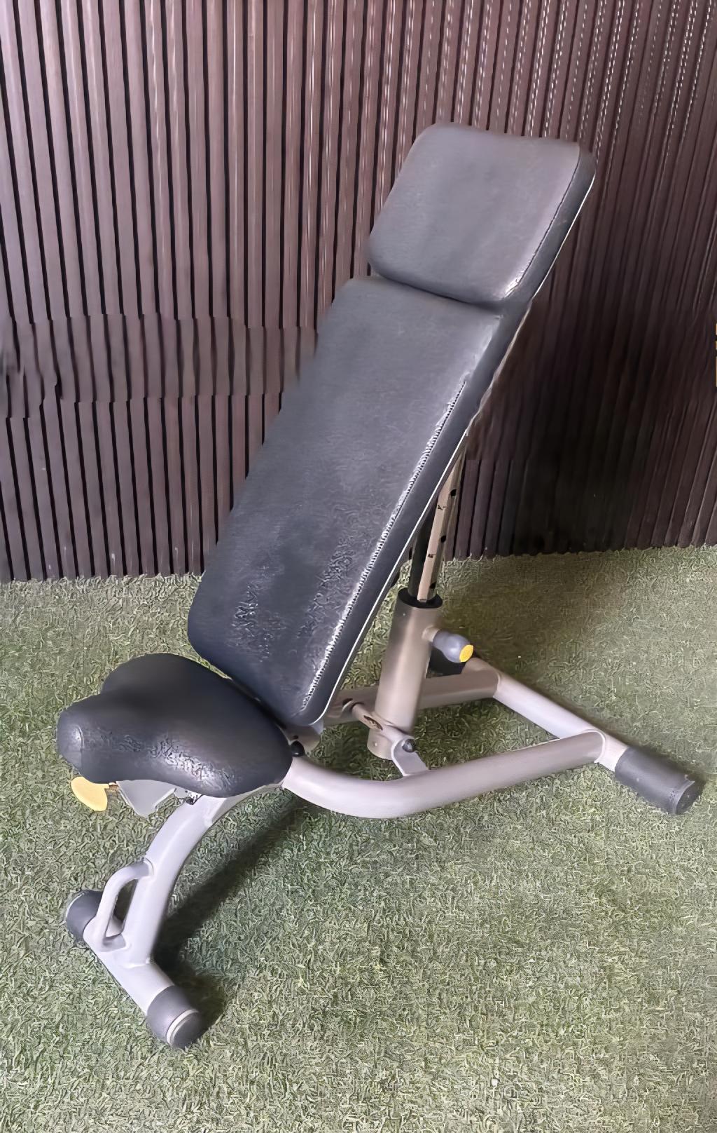Technogym Element Line Adjustable Bench