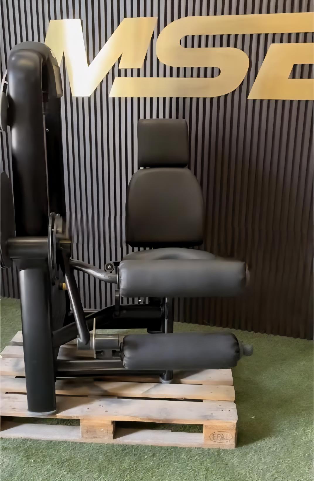 Technogym Selection Line – Leg Curl M990