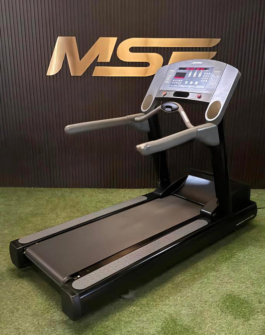 Life Fitness 95 Series Treadmill