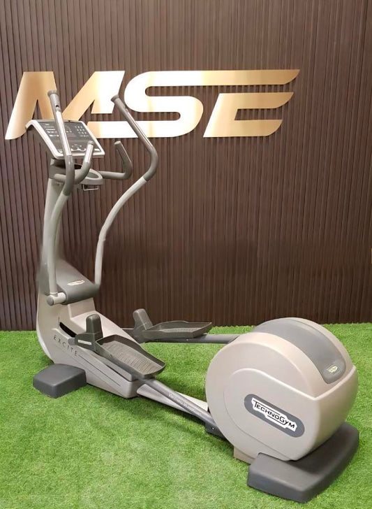 Technogym Excite 700 LED Crosstrainer – Cable Version