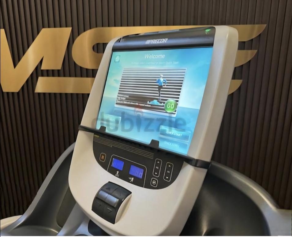 Precor Crosstrainer P80 – Touchscreen Display