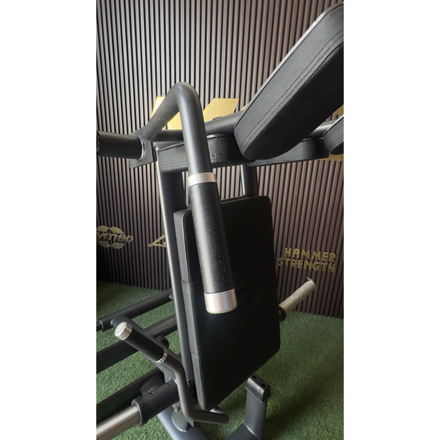 GYM80 PURE KRAFT Plate-Loaded Squat Machine