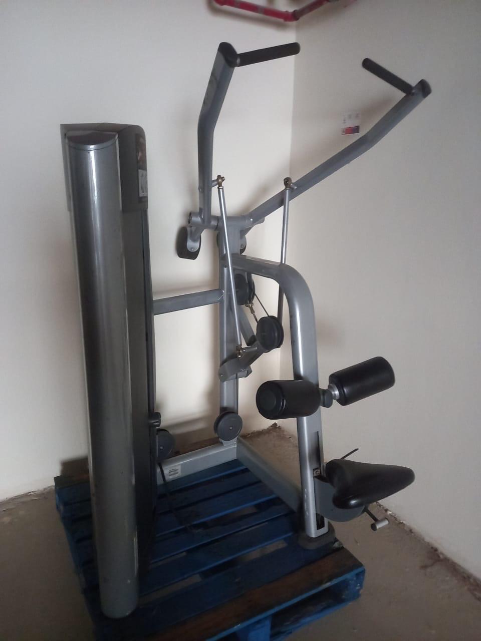 Life Fitness Signature Pull Down for Back