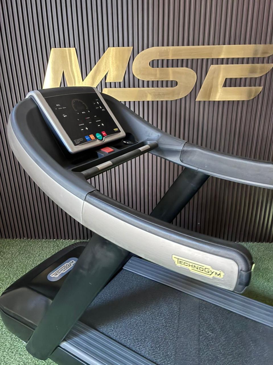 Technogym RUN Treadmill 500 LED