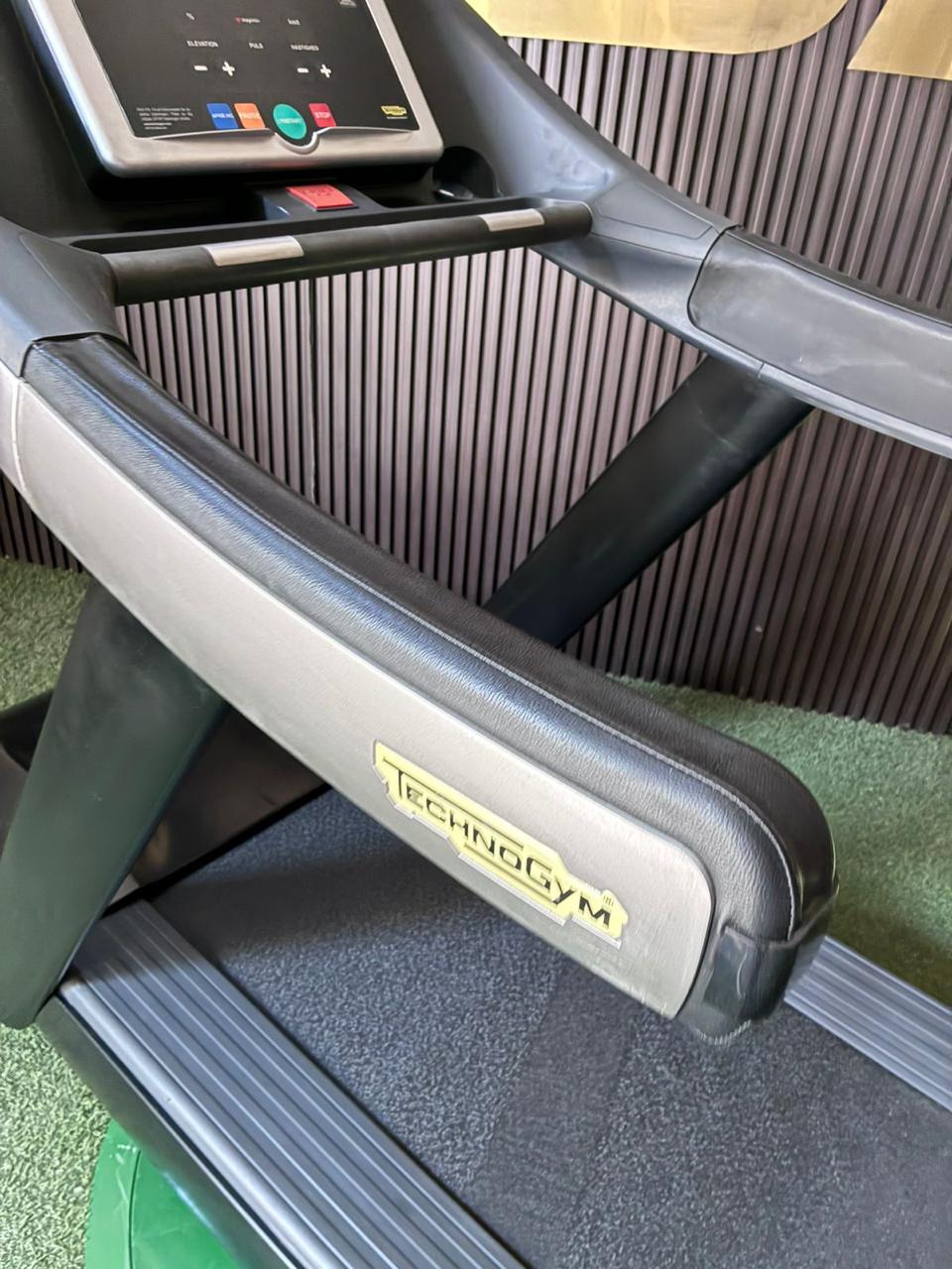 Technogym RUN Treadmill 500 LED