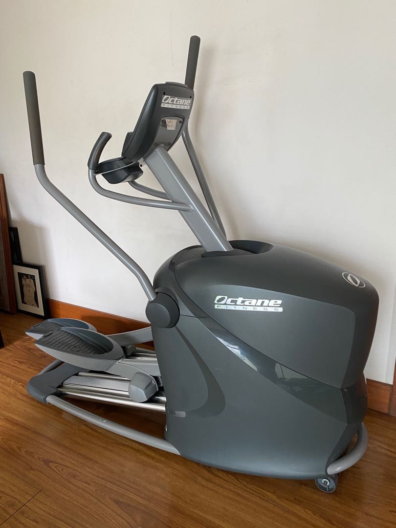 Octane Fitness PRO 3700 - Commercial Elliptical