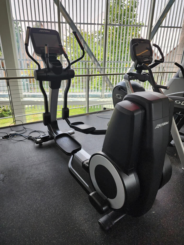 Life Fitness Discovery SE  Series Crosstrainer – Touchscreen Console